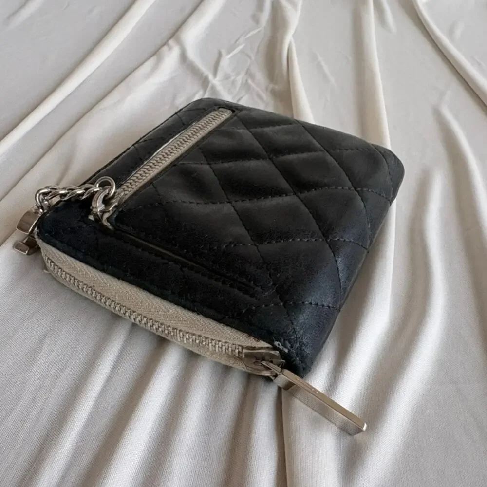 Vintage Chanel Black Quilted Compact Zip Wallet - CC Zipper Pull